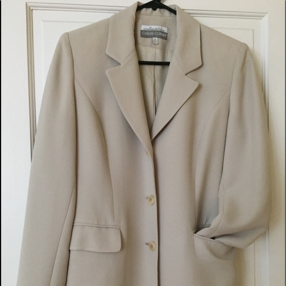 Casual Corner Collectibles Collection Blazer.